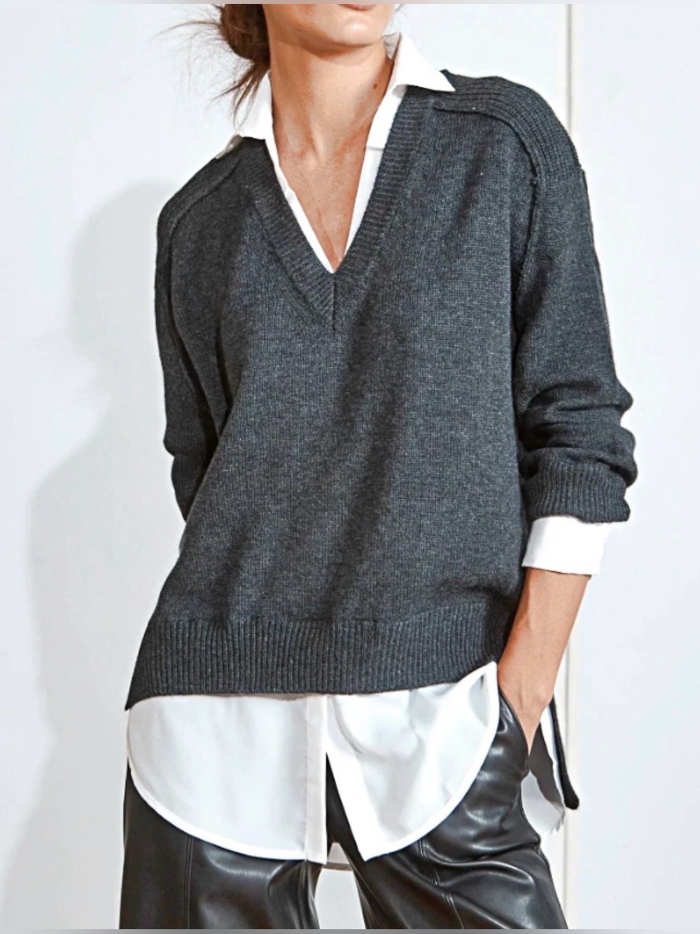 Brochu Walker Holm Layered Vee Wool-Cashmere Sweater – Dark Charcoal/White – Siz